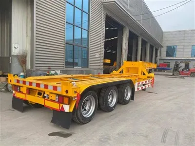 Semi-trailer rangka gooseneck besar