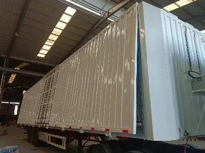 Spread Wing Semi-trailer